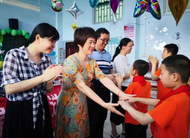 民进马尾工委走进罗星中心小学特教班 民进马尾工委走进罗星中心小学特教班